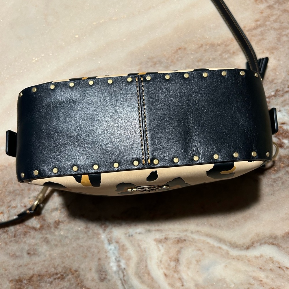 Coach leopard camera bag - Picture 4 of 9